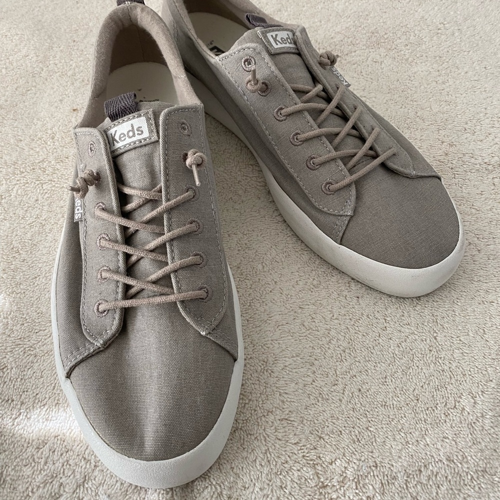 WORN ONCE WOMENS Keds  Gray Canvas Sneakers SZ 8